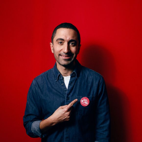 Jimmy Mohamed - Backstage - Enregistrement de l'émission "Tout le monde chante contre le cancer" au Cirque Phénix à Paris, présentée par J.Anthony et E.Gossuin et diffusée le 4 janvier sur W9. © Christophe Clovis / Bestimage