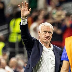 Il remplace Didider Deschamps.

Didier Deschamps, Coach France Team lors de la demi-finale de la Coupe du Monde de la FIFA 2026 au Mercedes-Benz Stadium d'Atlanta, en Géorgie (États-Unis), le 14 juillet 2026. - Match de demi-finale "France - Espagne (2-0)" lors de la Coupe du Monde FIFA 2026 (FIFA World Cup 2026), le 14 juillet 2026. Elyxandro Cegarra / PsnewZ / Bestimage