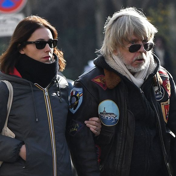 Renaud Sechan, Lola Sechan et Romane Serda lors des obsèques de Thierry Sechan au cimetière de Montparnasse, le 16 janvier 2019 à Paris, en France. Photo : ABACAPRESS.COM