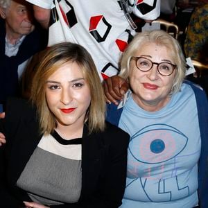 L’actrice du film "L'Arnaqueuse" — devenue grand-mère du petit Andy, né de la relation entre Marilou Berry et Le Diamantaire — a ensuite contacté sa comptable afin d’obtenir son avis.

Marilou Berry et sa mere Josiane Balasko, Rudy Berry - People au defile Jean-Paul Gaultier lors de la fashion week Haute-Couture Automne-Hiver 2013/2014 a Paris le 3 juillet 2013. OLIVIER BORDE / BESTIMAGE