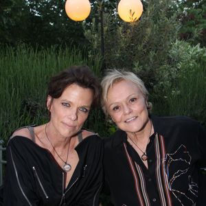 Muriel Robin et Anne Le Nen affichent une relation solide, construite au fil de deux décennies d’amour.

Muriel Robin et Anne Le Nen - Présentation du Collier « Terra by Roland Garros » créé par Anne Le Nen, Présidente de Ground Legend. La terre battue du court central de Roland Garros est scellée dans une médaille. Restaurant Laurent à Paris, France le 22 Mai 2026. 

© Philippe Baldini /Bestimage