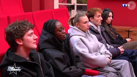 Seules Léa et Sarah sont passées devant trois artistes invités pour cette occasion spéciale.

Star Academy, quotidienne du 14 janvier 2026