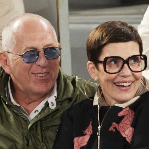 Frédéric Cassin et sa femme Cristina Córdula dans les tribunes (night session) des Internationaux de France de tennis de Roland Garros 2024 à Paris, France, le 1er juin 2024. © Jacovides-Moreau/Bestimage