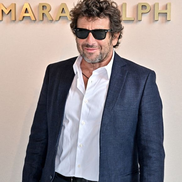 Patrick Bruel au défilé Tamara Ralph dans le cadre de la Semaine de la Haute Couture à Paris, France, le 7 juillet 2025. Photo by Julien Reynaud/APS-Medias/ABACAPRESS.COM