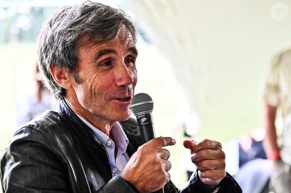 Avec ses deux plus jeunes enfants, nés de sa relation avec l'hôtesse de l'air Ingrid, il a tenté de corriger le tir.

David Pujadas - Festival International du Journalisme à Couthures sur Garonne le 15 juillet 2023. - Festival International du Journalisme à Couthures sur Garonne le 15 juillet 2023.
Thierry Breton / Panoramic / Bestimage