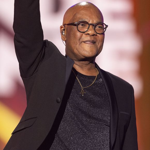 Celui-ci avait vivement critiqué sa reprise de son titre "Les Démons de Minuit" dans une vidéo partagé sur les réseaux sociaux mais l'ancien candidat de "The Voice" a révélé que ces images avaient en réalité été tournées alors qu'il était assis juste à côté de lui !

Exclusif -Mario Ramsamy - Enregistrement de l'émission "Tout le monde chante contre le cancer" au Cirque Phénix à Paris, présentée par J.Anthony et E.Gossuin et diffusée le 4 janvier sur W9
© C.Clovis-P.Perusseau / Bestimage