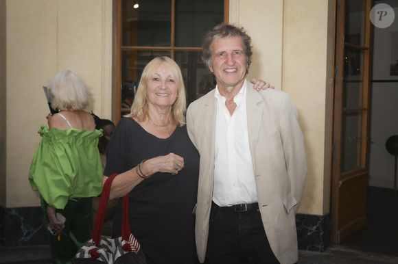 Exclusif - Julie, Gérard Leclerc lors de la soirée Focus Cameroun 2, un voyage culturel, par Nathalie Garçon à la Galerie Vivienne à Paris le 10 juillet 2023
© Jack Tribeca / Bestimage