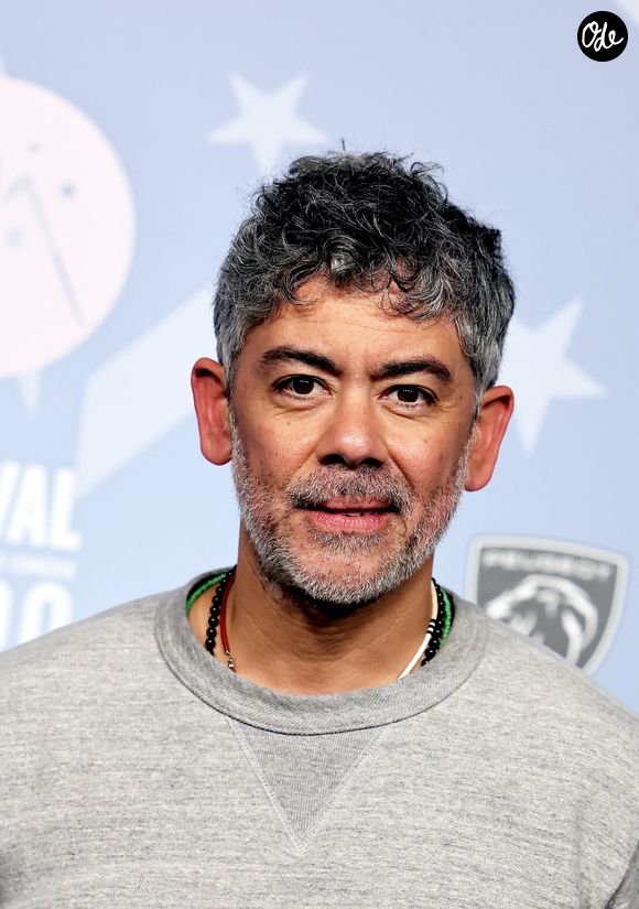 Manu Payet, 50 ans, est désormais heureux de mieux se comprendre, de pouvoir l’expliquer et de porter un regard plus compréhensif sur son comportement.

Manu Payet - Tapis rouge lors du 29ème Festival International du Film de Comédie de l'Alpe d'Huez le 21 Janvier 2026. © Dominique Jacovides/Bestimage