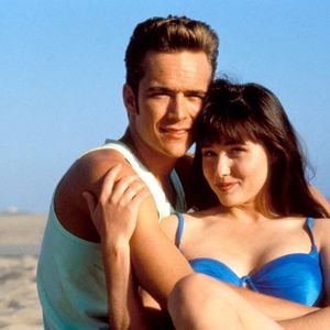 LUKE PERRY AND SHANNEN DOHERTY in BEVERLY HILLS 90210 PHOTOS. Photo by  Globe Photos/ZUMA/ABACAPRESS.COM
