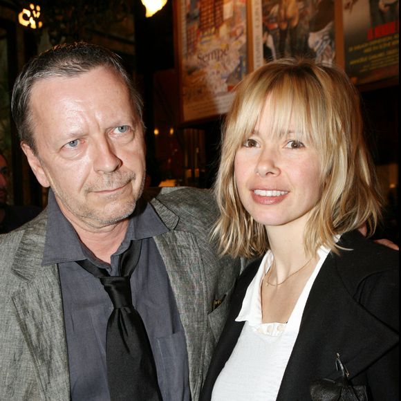 Romane Serda se dit toujours très attachée à son ex-mari. 

Renaud et Romane Serda en 2007
©COADIC GUIREC / BESTIMAGE