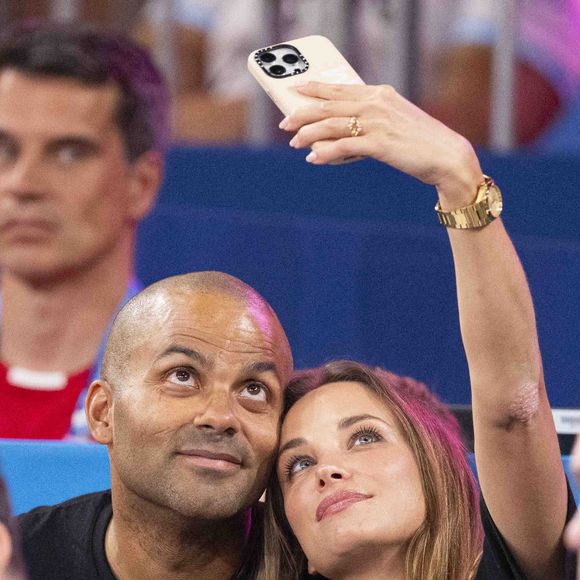 Tony Parker et sa compagne Agathe Teyssier - Célébrités assistent à la victoire de Teddy Riner sacré champion Olympique aux épreuves de judo +100KG lors des Jeux Olympiques de Paris 2024 (JO) au Arena Champs de Mars à Paris le 2 aout 2024. © Perusseau-Jacovides/Bestimage