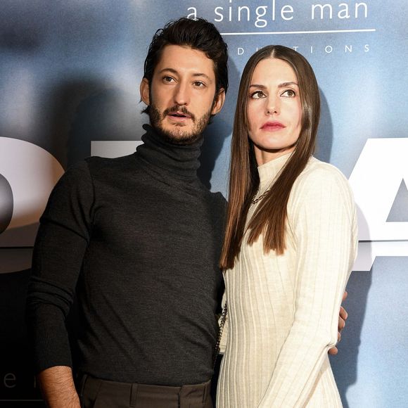 Pierre Niney et sa compagne Natasha Andrews à la première du film "Goliath" au cinéma UGC Normandie à Paris
© Pierre Perusseau/Bestimage