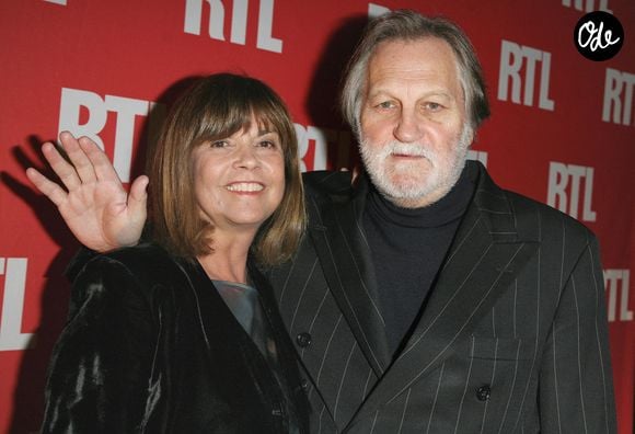 Chantal Goya et son mari Jean-Jacques Debout arrivent à la soirée organisée pour fêter les 30 ans de l'émission de radio française RTL « Les Grosses Têtes », qui s'est tenue au premier étage de la Tour Eiffel à Paris, en France, le 5 avril 2007. Photo de Denis Guignebourg/ABACAPRESS.COM