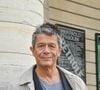 Emmanuel Carrère a reçu le prix Médicis pour son roman Kolkhoze, publié chez P.O.L.
Emmanuel Carrère - E.Carrère ("Kolkhoze") et N.Allan ("Les bons voisins"), lauréats respectifs du "Prix Médicis" et du "Prix Médicis Etranger" au restaurant La Méditerranée à Paris, le 5 novembre 2025. 
© PixPlanete / Bestimage