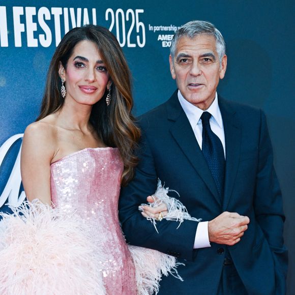 Amal Clooney et George Clooney assistent à la première de "Jay Kelly" dans le cadre du BFI London Film Festival à Londres, Angleterre, le 10 octobre 2025. Photo par Aurore Marechal/ABACAPRESS.COM