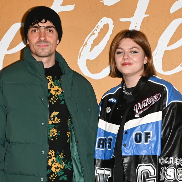 Florian Rossi et sa compagne Louane Emera - Avant-première du film "Cet été-là" au cinéma Pathé Wepler à Paris le 3 janvier 2022. © Coadic Guirec/Bestimage