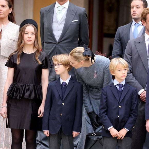 La princesse Alexandra de Hanovre, Beatrice Borromeo, ses enfants Stefano et Francesco - La famille princière monégasque dans la cour d'honneur du palais lors de la la fête nationale à Monaco le 19 novembre 2025. © Dominique Jacovides - Bruno Bebert / Bestimage