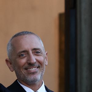 L'humoriste et acteur, Gad Elmaleh arrive au palais de l'Élysée pour un dîner offert aux chefs d’état et de gouvernement par le président de la république dans le cadre du XIXe Sommet de la Francophonie à Paris, le 4 octobre 2024. © Stéphane Lemouton / Bestimage