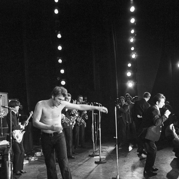 Archives - En France, à Paris, lors de l'émission "Musicorama", Johnny Hallyday sur la scène de l'Olympia. Le 19 octobre 1966. © Bernard Leguay via Bestimage