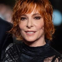 Mylène Farmer : en plein tournage, elle s’échappe dans la campagne de Rouen et laisse à ses hôtes "une expérience assez incroyable"