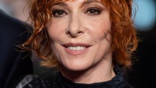 Mylène Farmer : en plein tournage, elle s’échappe dans la campagne de Rouen et laisse à ses hôtes "une expérience assez incroyable"
