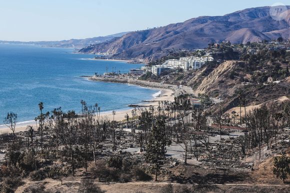 Après les incendies dévastateurs du 7 janvier 2025, les habitants d'Altadena (Calfiornie) tentent de prendre un nouveau départ, à l'instar du couple belge Nicolas Husson et Catherine De Pauw, résidant aux Etats-Unis depuis 24 ans dont 18 ans passés à Los Angeles. Le 12 janvier 2025. 
© Pieter-Jan Vanstockstraeten / Bestimage
