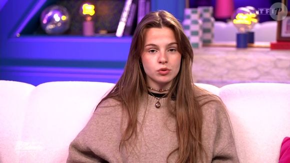 Anouk, éliminée de la "Star Academy", a fait quelques confidences sur les coulisses de cette soirée.