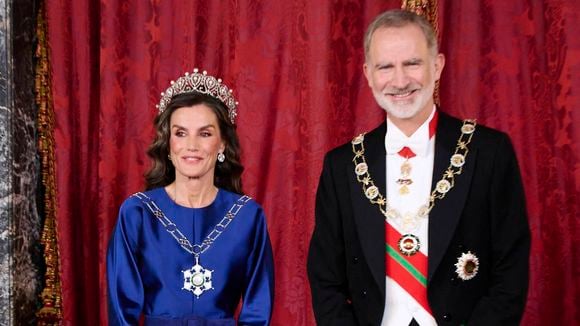 Letizia d’Espagne sort le grand jeu : robe bleu saphir et une tiare de plus de 100 ans