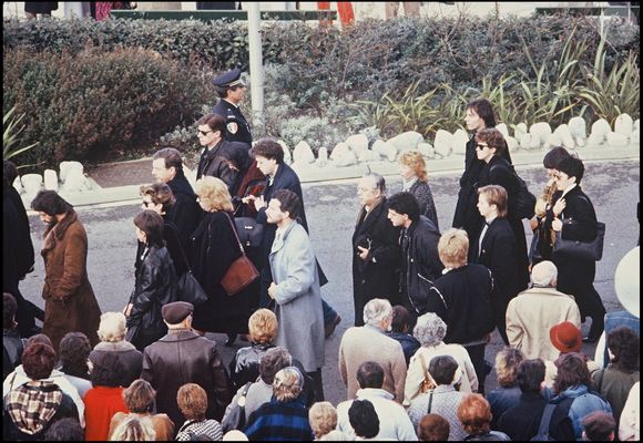 Archives - Les obsèques de Daniel Balavoine à Biarritz en 1986.

Photo : Agence / Bestimage