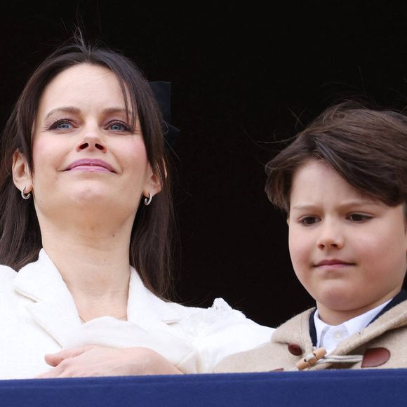 La princesse Madeleine de Suède, La princesse Leonore de Suède, Adrienne célèbrent l'anniversaire de Gustaf de Suède lors d'une parade militaire et en faisant une apparition au balcon du palais royal de Stockholm avec sa famille le 30 avril 2025.  © Dana Press/Bestimage
