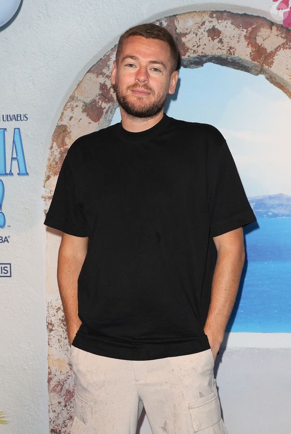 Le YouTubeur à l'origine de Baby Story poursuit : "En plus vous savez, j'ai très très peur des enterrements, ça me met très mal à l'aise, je ne me sens pas du tout bien"

Jeremstar - Soirée de gala pour la première de la comédie musicale "Mamma Mia ! Le Musical" au Casino de Paris le 26 octobre 2023. © Coadic Guirec/Bestimage