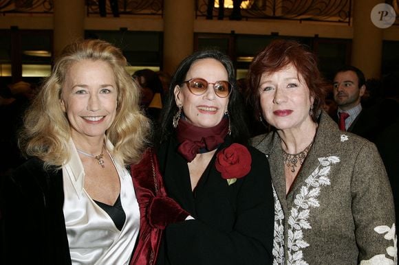 L'actrice française Brigitte Fossey, Claudine Auger et Eva Darlan assistent au 11ème Gala 'Musique Contre l'Oubli' au profit d'Amnesty International au Théâtre des Champs Elysées à Paris le 22 février 2006. Photo par Laurent Zabulon/ABACAPRESS.COM.