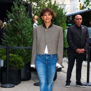 Halle Berry arrive au "Chanel Through The Lens Luncheon" à New York.
© Bestimage