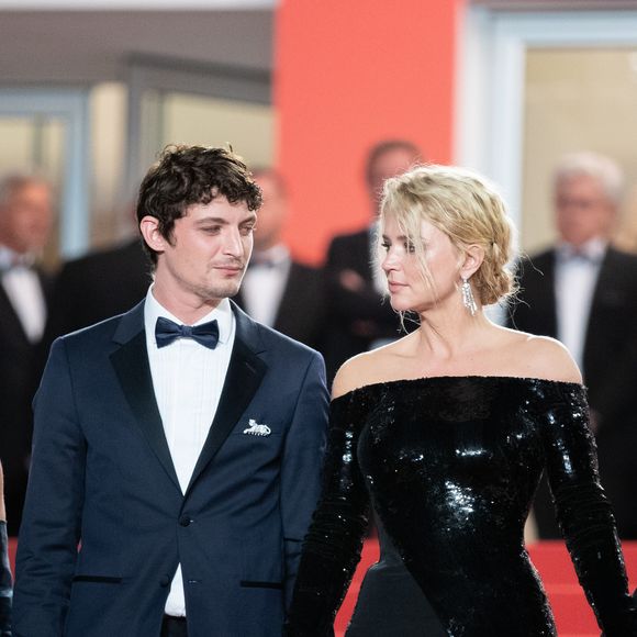 Niels Schneider et sa compagne Virginie Efira - Descente des marches du film "Sibyl" lors du 72ème Festival International du Film de Cannes. Le 24 mai 2019
© Borde / Bestimage