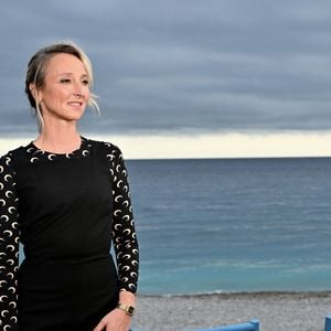 Souhaitant privilégier sa famille, la comédienne affirme désormais limiter ses projets à deux par an.

Audrey Lamy pour le film En Tongs au pied de l'Himalaya. - Sixième édition du festival Cinéroman dédié aux adaptations cinématographiques de roman à Nice le 1er octobre 2024. © Dominique Jacovides - Bruno Bebert / Bestimage