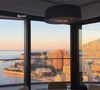 Le samedi 28 mars 2026, il a alors posté une photo du panorama à couper le souffle que lui offre l’appartement luxueux dans lequel il séjourne actuellement à Monaco. 

Story Instagram de Cameron Smet le samedi 28 mars 2026