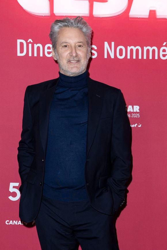 Antoine de Caunes - Photocall du dîner des nommés 2025 pour la cérémonie des Cesar au Fouquet's à Paris le 10 février 2025 © Olivier Borde /Bestimage