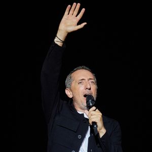 Exclusif - Gad Elmaleh - Show Solidarité Maroc, organisé par G.Elmaleh, R.Bougheraba et R.Frayssinet, au Dôme de Paris. Le 2 octobre 2023. 
Le show a fait salle comble devant 4000 personnes et a rapporté 435 000 euros. L'intégralité des recettes sera reversée au "fond spécial 126". 
© Cyril Moreau / Bestimage