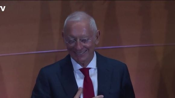 Il pesait plus de 4 milliards d’euros : Le fils de ce patron d’une marque de vêtements bien connue impliqué dans son départ soudain ?