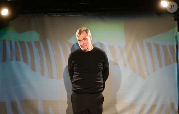 Exclusif - Samuel Labarthe lors du filage de la pièce "L'Usage du monde" au théâtre de Poche-Montparnasse à Paris, France, le 4 janvier 2023. © Coadic Guirec/bestimage