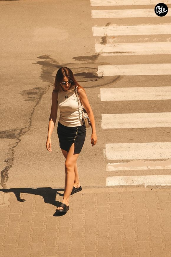 Les pièces basiques et épurées permettent de concevoir des tenues sophistiquées sans céder aux tendances éphémères.