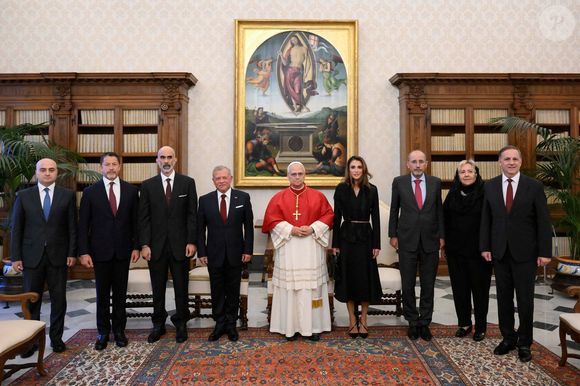 Cette rencontre était très important pour les liens entre la Jordanie et l'Italie.

Le pape Léon XIV, chef de l'Église catholique et souverain de l'État du Vatican reçoit le roi Abdallah II de Jordanie  et la reine Rania Al Abdallah au Palais apostolique, au Vatican, à Rome, Italie, le 14 octobre 2025. Photo par Balkis Press/ABACAPRESS.COM