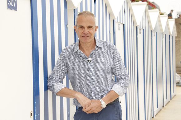 Monsieur cinéma de Canal + révèle également poursuivre des efforts au quotidien, 

Laurent Weil
Festival du film de Cabourg
35ème édition des journées romantiques, samedi 12 juin 2021. © Christophe Aubert via Bestimage
