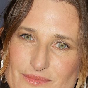 Comme elle l'a confié face à Camille Cottin, dans "Couch", pendant 15 ans, sa passion a été le trapèze volant. Et elle était très douée pour cette discipline. 

Camille Cottin à la première du film "Juste une illusion" au cinéma Le Grand Rex à Paris le 22 mars 2026. 

© Coadic Guirec/Bestimage