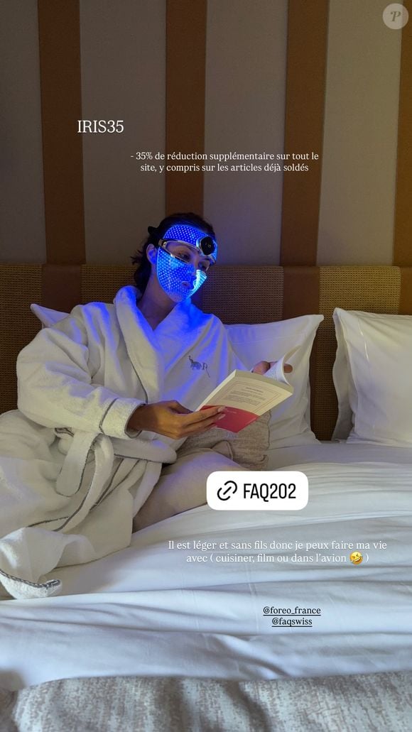 De son côté, Iris Mittenaere s'est également filmé sur le lit de leur chambre en peignoir avec un drôle de masque led sur la figure

Iris Mittenaere, Instagram