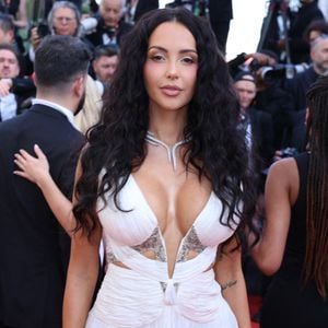 Nabilla a trouvé une solution pour fouler le tapis rouge dignement

Nabilla est présent sur le tapis rouge de "L’histoire du son" au 78e Festival de Cannes, au Palais des Festivals, le 21 mai 2025 à Cannes. Photo de Jerome Domine/ABACAPRESS.COM