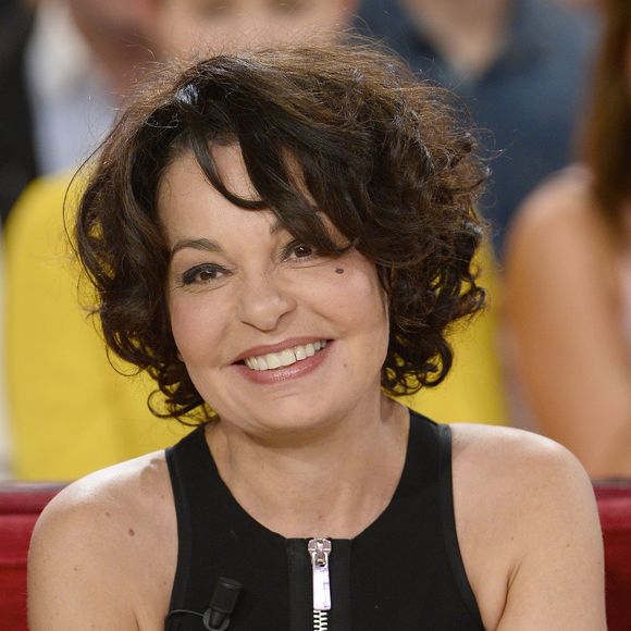 Isabelle Mergault - Enregistrement de l'émission "Vivement dimanche" à Paris le 22 octobre 2014. L'émission sera diffusée le 26 octobre. Invité principal Laurent Baffie