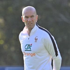 Zinedine Zidane - Entraînement de l'équipe de France en préparation de la Ligue des nations de l'UEFA 2026 au Centre national de Clairefontaine le 21 septembre 2026. © Christian Liewig/Bestimage