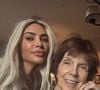 Des mots accompagnés de plusieurs photos d'elle et Mary Jo réunies, seules ou avec d'autres membres de la famille 

Kim Kardashian a rendu hommage à sa grand-mère sur Instagram