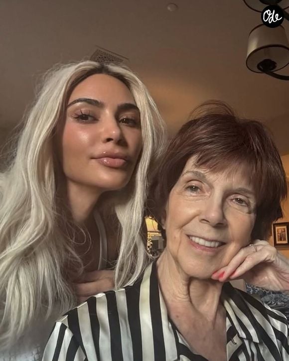 Des mots accompagnés de plusieurs photos d'elle et Mary Jo réunies, seules ou avec d'autres membres de la famille 

Kim Kardashian a rendu hommage à sa grand-mère sur Instagram